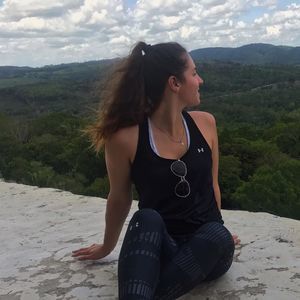 Meet your Posher, Nicole